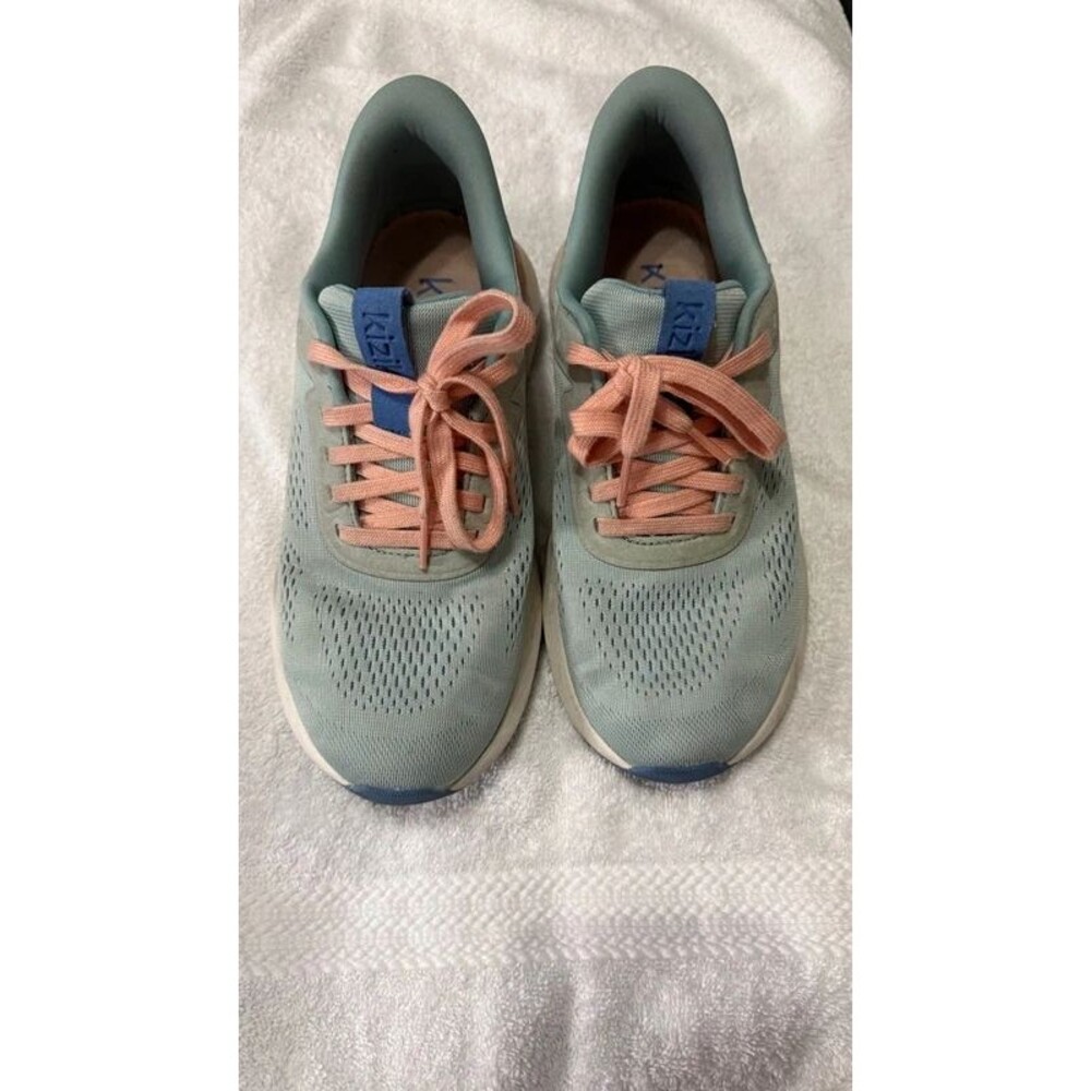 Kizik women’s Athens 2 size 9.5